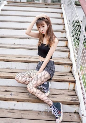 女警呻吟黑人粗大