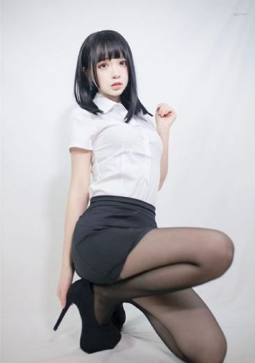 主动打开腿惩罚调教虐乳的视频